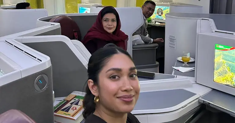 বিমানে ওঠার পর সপরিবারে তারেক রহমান